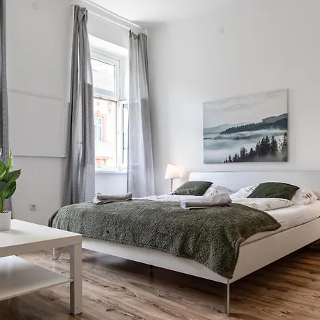 Affordable 2Br Apt- Connected To The Whole City Vienna Exterior photo